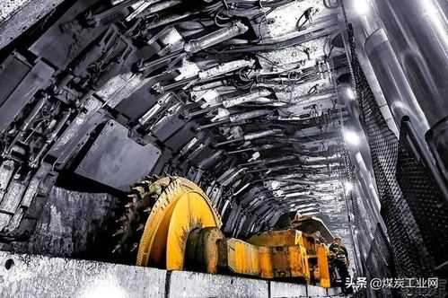 6.55萬噸 神東8.8米超大采高智能工作面再創單日采煤歷史新紀錄